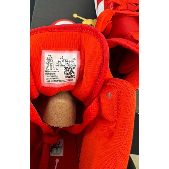Size 10.5  - Air Jordan 1 SE Mid Barcelona Sweater